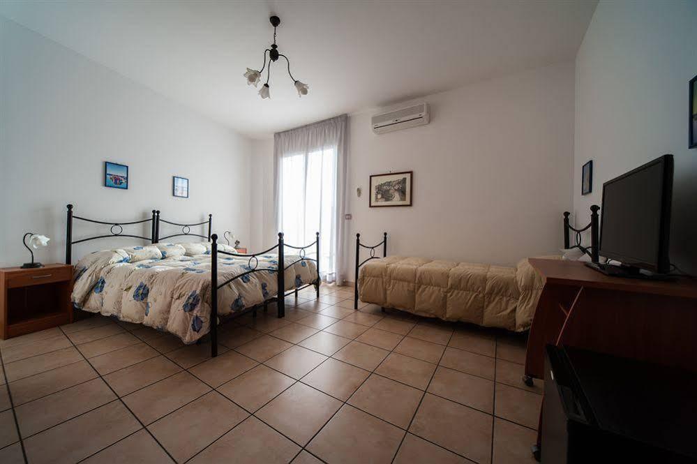 Fragolina B&B Furci Siculo Eksteriør bilde